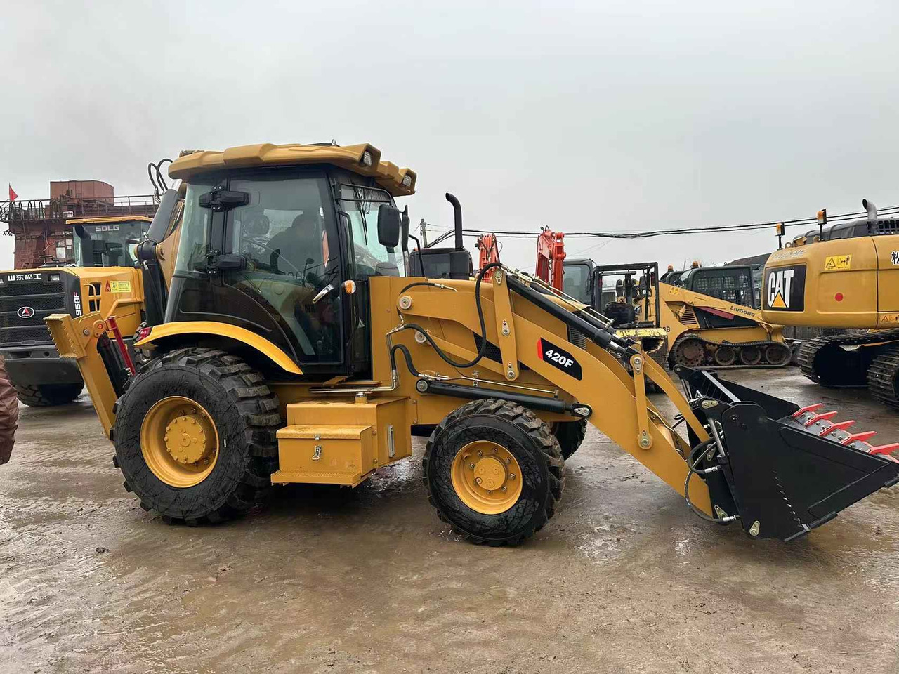 CATERPILLAR Backhoe Loader 420F Click Here for Discount - Retroescavadeira: foto 1 CATERPILLAR Backhoe Loader 420F Click Here for Discount - Retroescavadeira: foto 1