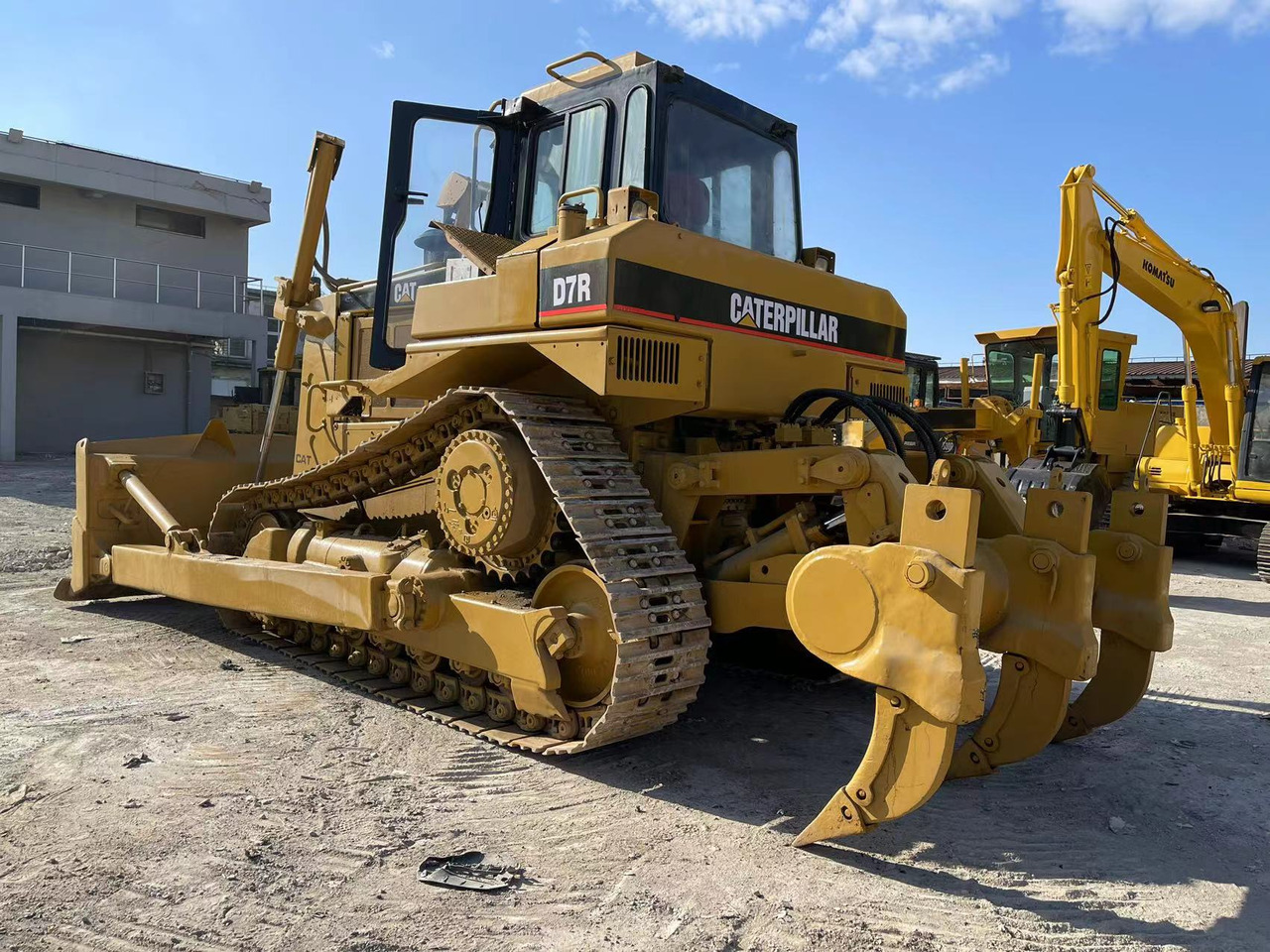 CATERPILLAR D7R - Buldôzer: foto 2 CATERPILLAR D7R - Buldôzer: foto 2