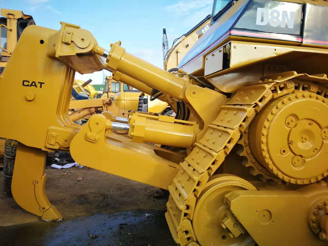 CATERPILLAR D8N - Pá carregadora de rodas: foto 4 CATERPILLAR D8N - Pá carregadora de rodas: foto 4