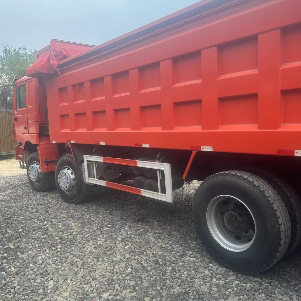 SINOTRUK HOWO Dump Truck 6x4 Click for Discount - Camião: foto 3 SINOTRUK HOWO Dump Truck 6x4 Click for Discount - Camião: foto 3