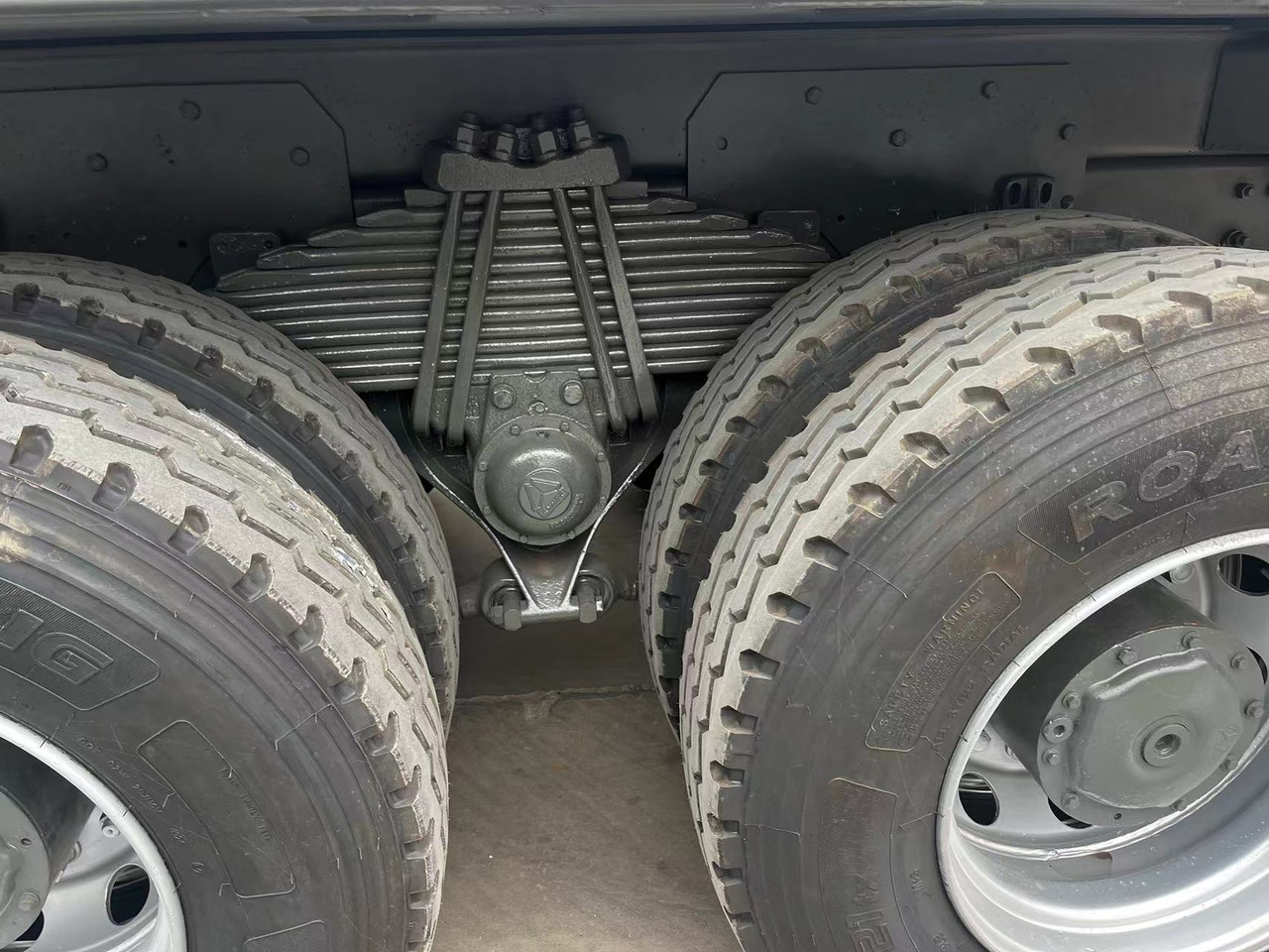 SINOTRUK HOWO Dump Truck 6x4 Click for Discount - Camião: foto 4 SINOTRUK HOWO Dump Truck 6x4 Click for Discount - Camião: foto 4