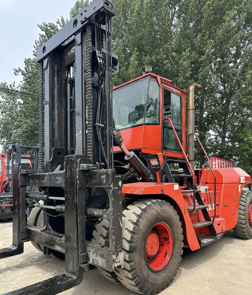 HELI Forklift 25ton Click for Discount - Empilhador a diesel: foto 1 HELI Forklift 25ton Click for Discount - Empilhador a diesel: foto 1