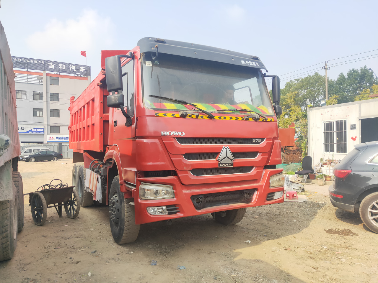 HOWO 375 Dump Truck - Camião basculante: foto 3 HOWO 375 Dump Truck - Camião basculante: foto 3