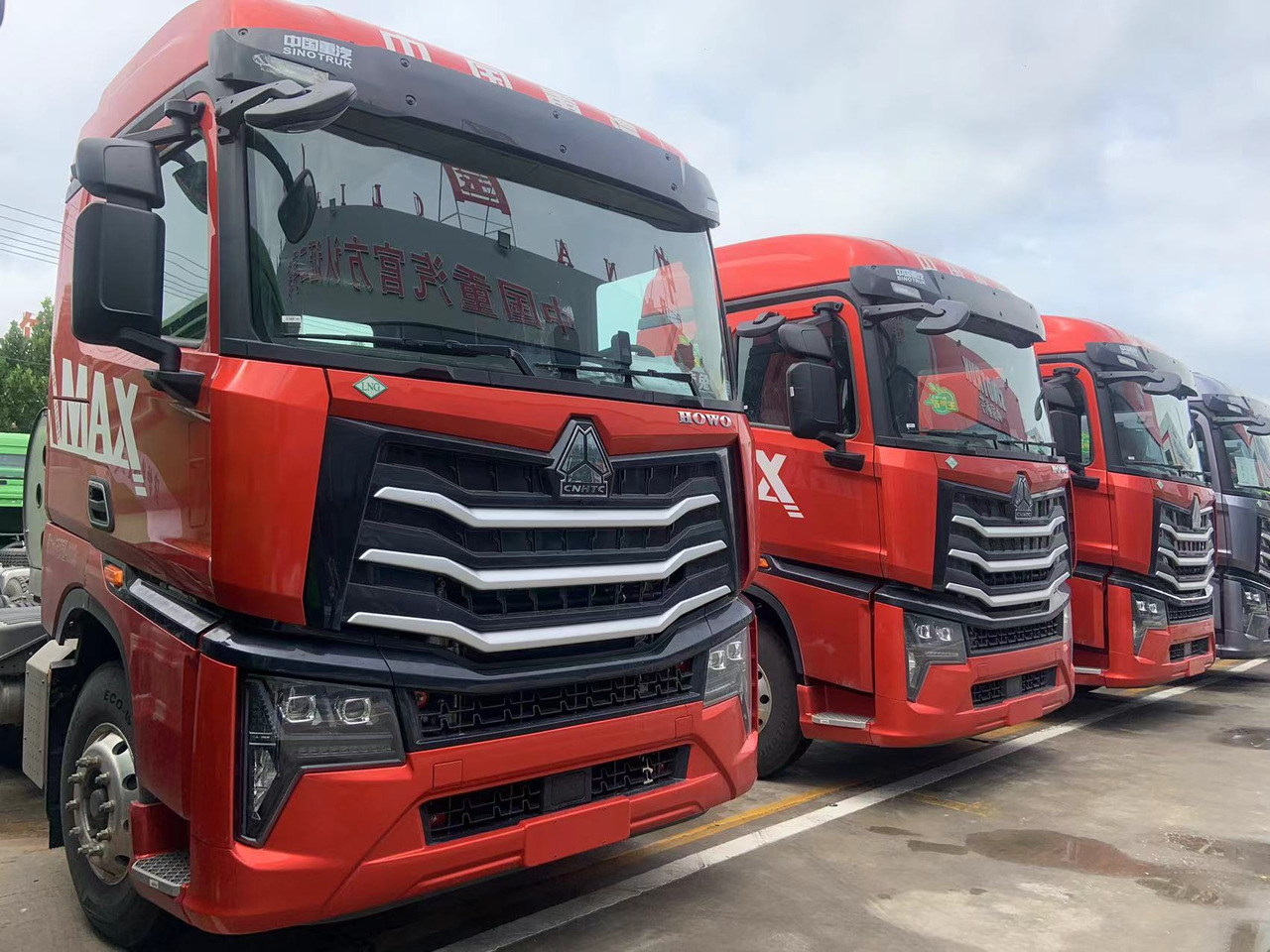 HOWO MAX 7W Truck Unit - Camião basculante: foto 1 HOWO MAX 7W Truck Unit - Camião basculante: foto 1