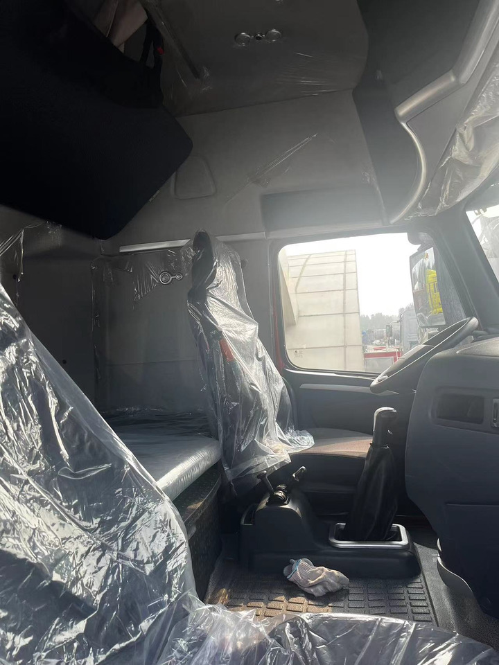 HOWO Truck Unit T7H 6*4 - Camião basculante: foto 4 HOWO Truck Unit T7H 6*4 - Camião basculante: foto 4