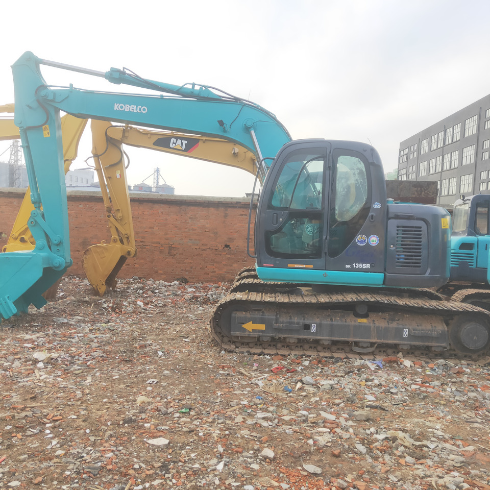 KOBELCO SK135SR - Escavadora de rastos: foto 2 KOBELCO SK135SR - Escavadora de rastos: foto 2