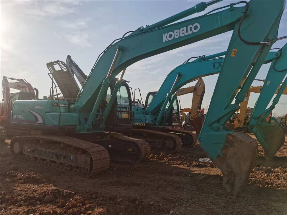 KOBELCO SK200LC - Escavadora de rastos: foto 2 KOBELCO SK200LC - Escavadora de rastos: foto 2