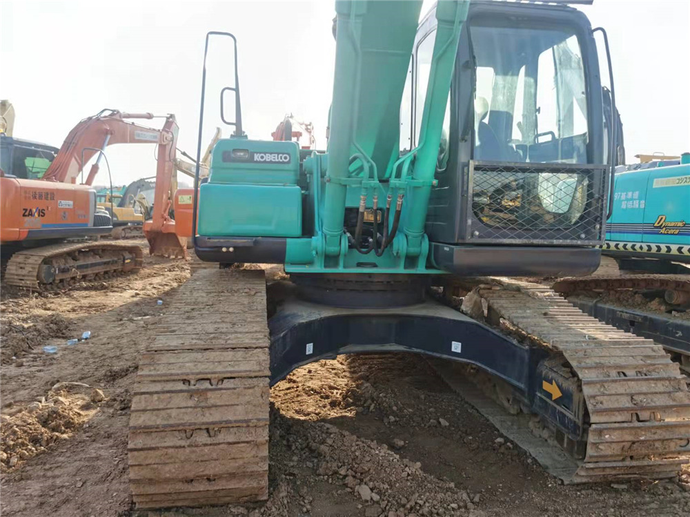KOBELCO SK200LC - Escavadora de rastos: foto 5 KOBELCO SK200LC - Escavadora de rastos: foto 5