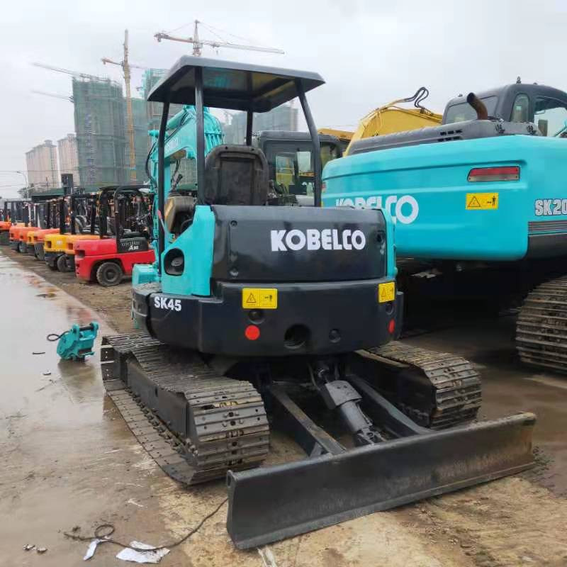 KOBELCO SK45 - Mini escavadeira: foto 2 KOBELCO SK45 - Mini escavadeira: foto 2