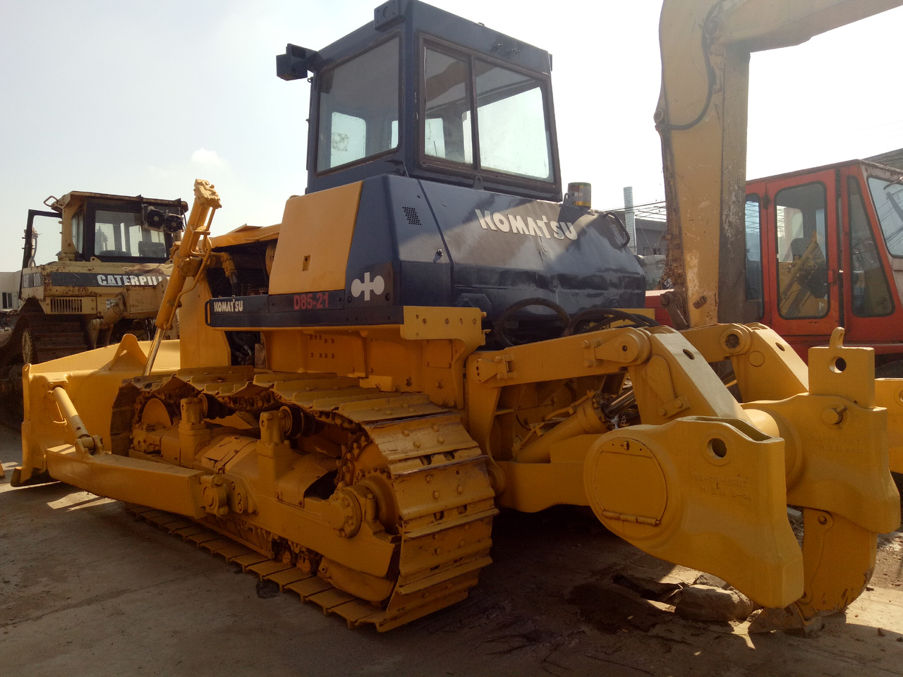 KOMATSU D85 - Buldôzer: foto 2 KOMATSU D85 - Buldôzer: foto 2