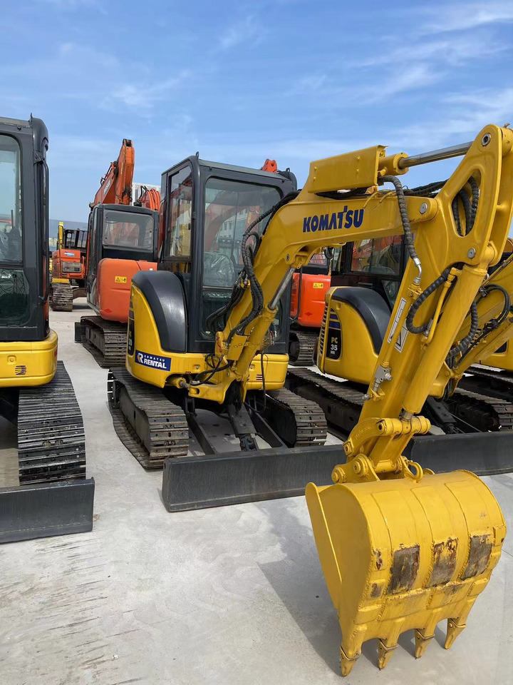 KOMATSU Mini Excavator PC30 Powerful and Efficient Yanmar Engine - Mini escavadeira: foto 1 KOMATSU Mini Excavator PC30 Powerful and Efficient Yanmar Engine - Mini escavadeira: foto 1