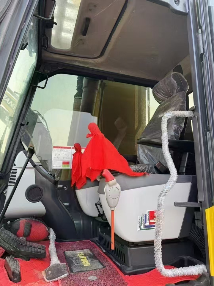 Escavadora de rastos KOMATSU PC240: foto 6