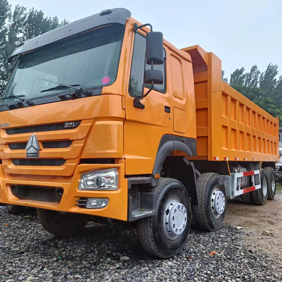 SINOTRUK 8x4 HOWO Dump Truck Click for Discount - Camião basculante: foto 1 SINOTRUK 8x4 HOWO Dump Truck Click for Discount - Camião basculante: foto 1