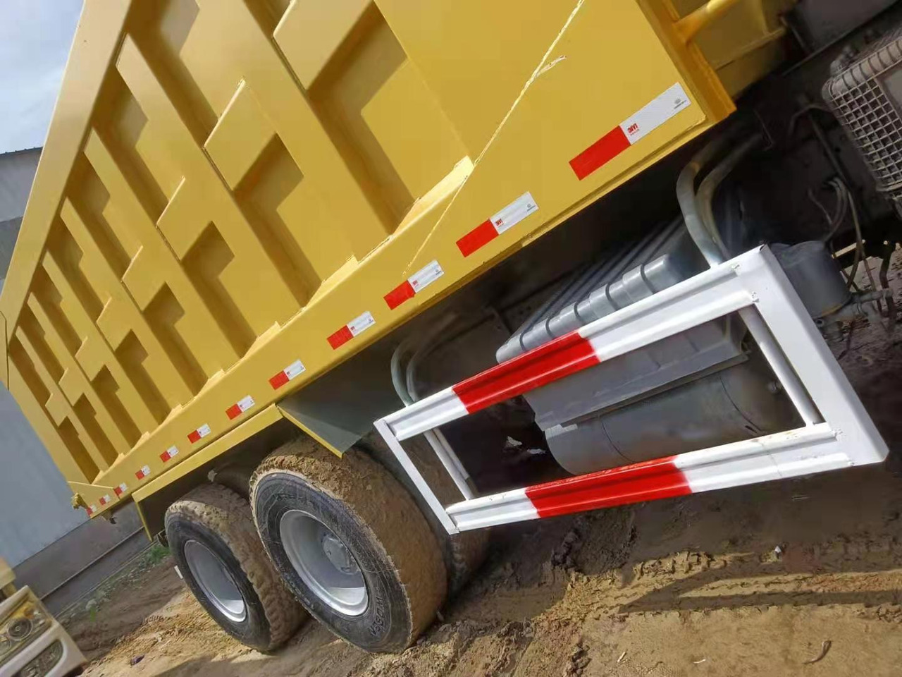 Camião basculante SINOTRUK HOWO 375 6X4 CLICK HERE FOR DISCOUNT: foto 6