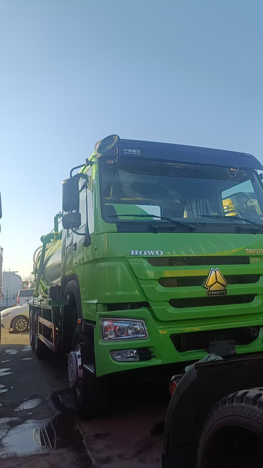 SINOTRUK HOWO Sewage Suction Truck 6*4 Click Here for Discount - Caminhão limpa fossa: foto 3 SINOTRUK HOWO Sewage Suction Truck 6*4 Click Here for Discount - Caminhão limpa fossa: foto 3