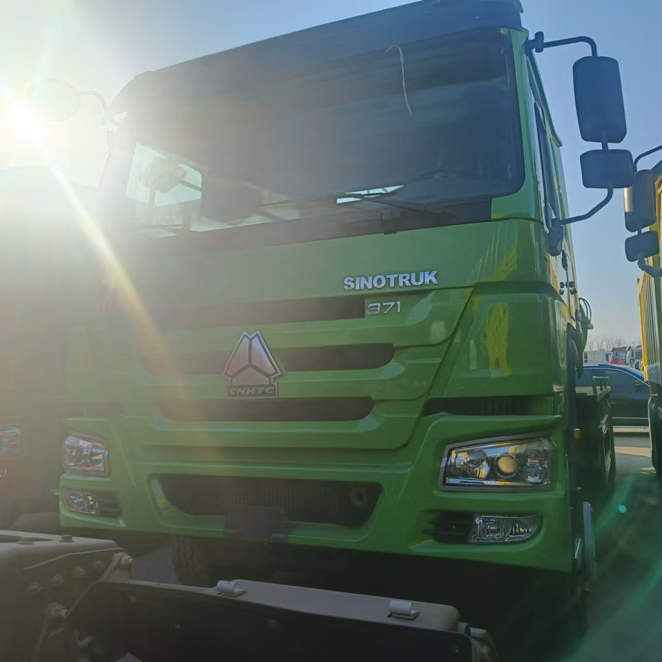 SINOTRUK HOWO Sewage Suction Truck 6*4 Click Here for Discount - Caminhão limpa fossa: foto 4 SINOTRUK HOWO Sewage Suction Truck 6*4 Click Here for Discount - Caminhão limpa fossa: foto 4