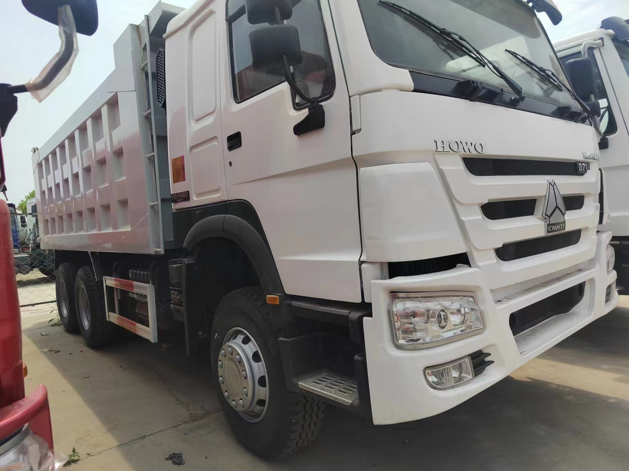 Sino HOWO 6x4 Dump Truck Click for Discount - Camião basculante: foto 5 Sino HOWO 6x4 Dump Truck Click for Discount - Camião basculante: foto 5