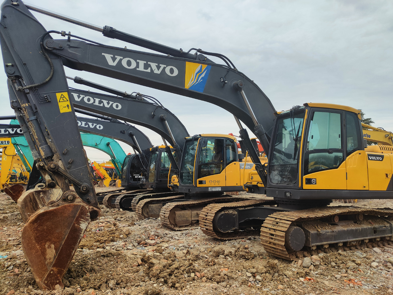 VOLVO EC220D - Escavadora de rastos: foto 1 VOLVO EC220D - Escavadora de rastos: foto 1