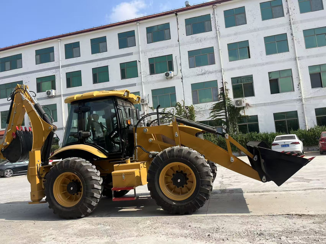 XCMG Backhoe Loader Click for Discount - Retroescavadeira: foto 5 XCMG Backhoe Loader Click for Discount - Retroescavadeira: foto 5