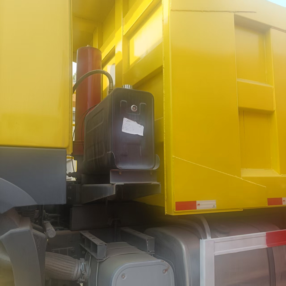 Sinotruk howo 371 6x4 - Camião basculante: foto 3 Sinotruk howo 371 6x4 - Camião basculante: foto 3