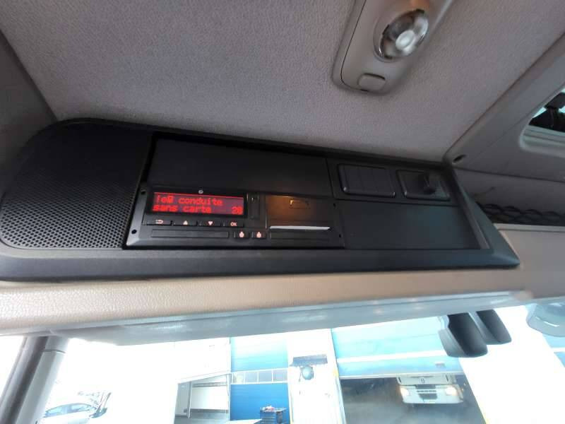 Locação financeira de  Camion Porteur CAMION GRUE 26 TONNES 410 CV 6X4 Camion Porteur CAMION GRUE 26 TONNES 410 CV 6X4: foto 16