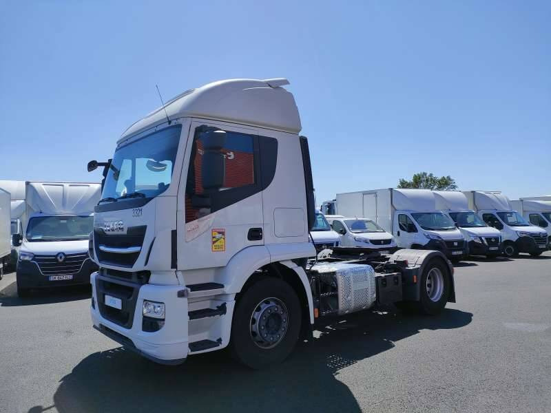 Tracteur 19 TONNES 360 CV 1 COUCHETTE - Tractor: foto 2 Tracteur 19 TONNES 360 CV 1 COUCHETTE - Tractor: foto 2