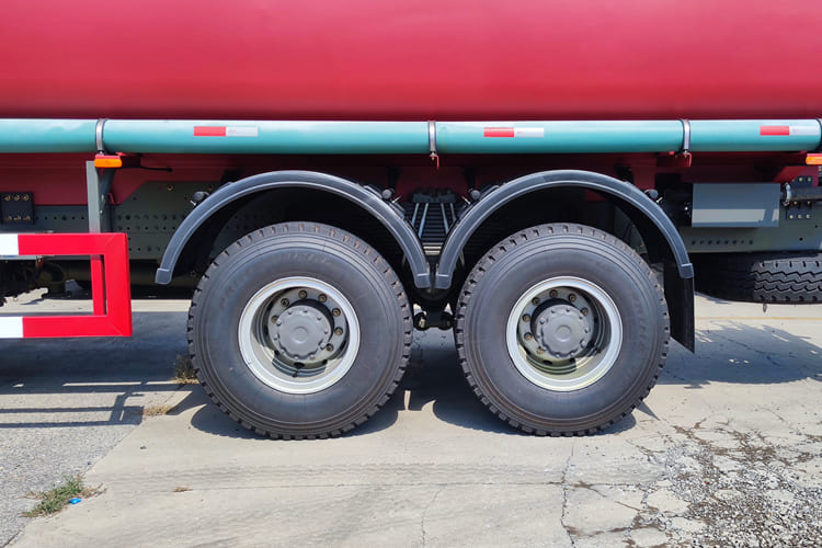 Howo Howo Water Truck for Sale in Nigeria - Camião: foto 4 Howo Howo Water Truck for Sale in Nigeria - Camião: foto 4