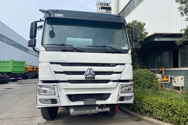 SINOTRUK Howo Stainless Steel Fuel Tanks for Trucks for Sale in Paraguay - Camião cisterna: foto 3 SINOTRUK Howo Stainless Steel Fuel Tanks for Trucks for Sale in Paraguay - Camião cisterna: foto 3