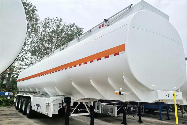 TITAN 4 Axle Fuel Tanker Trailer for Sale In Guyana - Semi-reboque cisterna: foto 2 TITAN 4 Axle Fuel Tanker Trailer for Sale In Guyana - Semi-reboque cisterna: foto 2