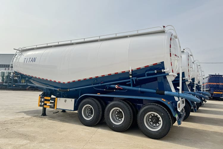 TITAN Bulk Cement Tanker Truck for Sale in Congo - Semi-reboque silo: foto 3 TITAN Bulk Cement Tanker Truck for Sale in Congo - Semi-reboque silo: foto 3