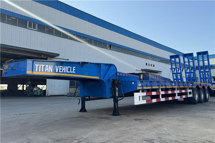 TITAN Tri Axle 80 Ton Low Loader Semi Trailer for Sale In Benin - Semi-reboque baixa: foto 3 TITAN Tri Axle 80 Ton Low Loader Semi Trailer for Sale In Benin - Semi-reboque baixa: foto 3