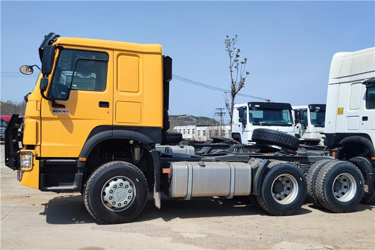 SINOTRUK CNHTC Howo Truck Tractor 400 HP 10 Wheeler for Sale In Malawi - Tractor: foto 3 SINOTRUK CNHTC Howo Truck Tractor 400 HP 10 Wheeler for Sale In Malawi - Tractor: foto 3