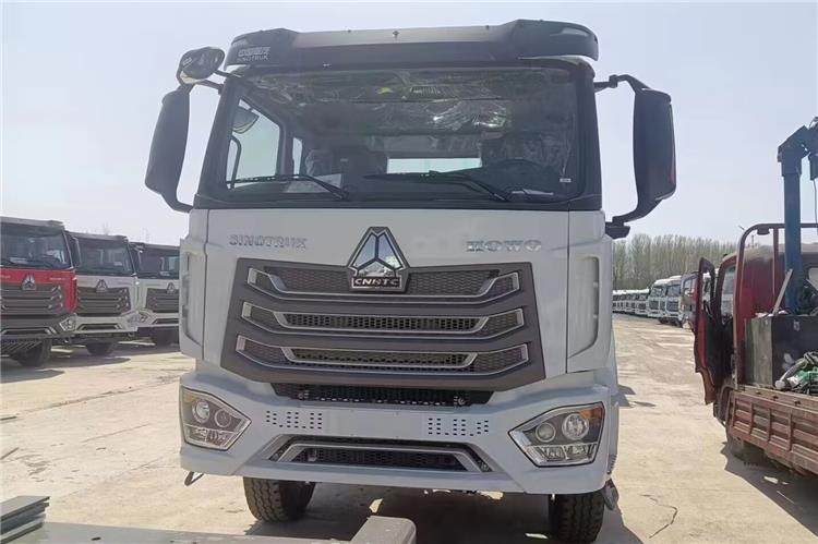 SINOTRUK Hohan NX Truck Price 371 hp 10 Wheeler for Sale In Tanzania - Tractor: foto 4 SINOTRUK Hohan NX Truck Price 371 hp 10 Wheeler for Sale In Tanzania - Tractor: foto 4