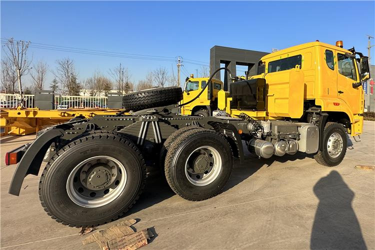 SINOTRUK Howo New Model 371 HP Truck Head for Sale In Zambia - Tractor: foto 2 SINOTRUK Howo New Model 371 HP Truck Head for Sale In Zambia - Tractor: foto 2