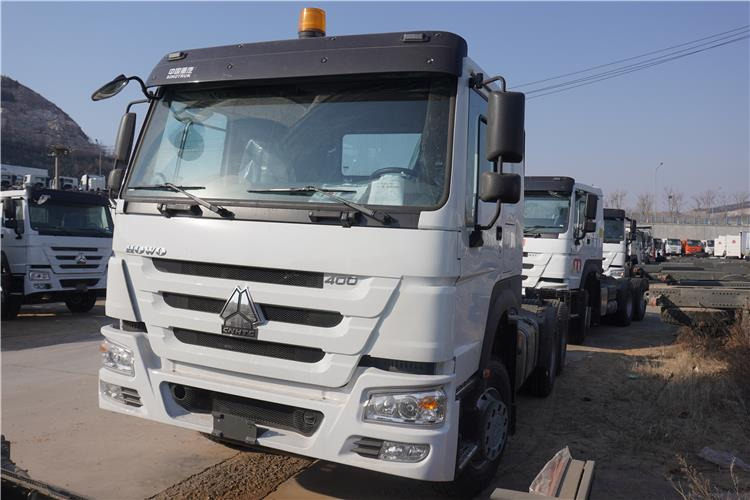 SINOTRUK Howo Truck Head Price 400HP for Sale In Guinea - Tractor: foto 2 SINOTRUK Howo Truck Head Price 400HP for Sale In Guinea - Tractor: foto 2