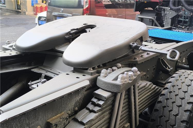 SINOTRUK Used Howo 371hp Tractor Truck for Sale In Cameroon - Tractor: foto 4 SINOTRUK Used Howo 371hp Tractor Truck for Sale In Cameroon - Tractor: foto 4