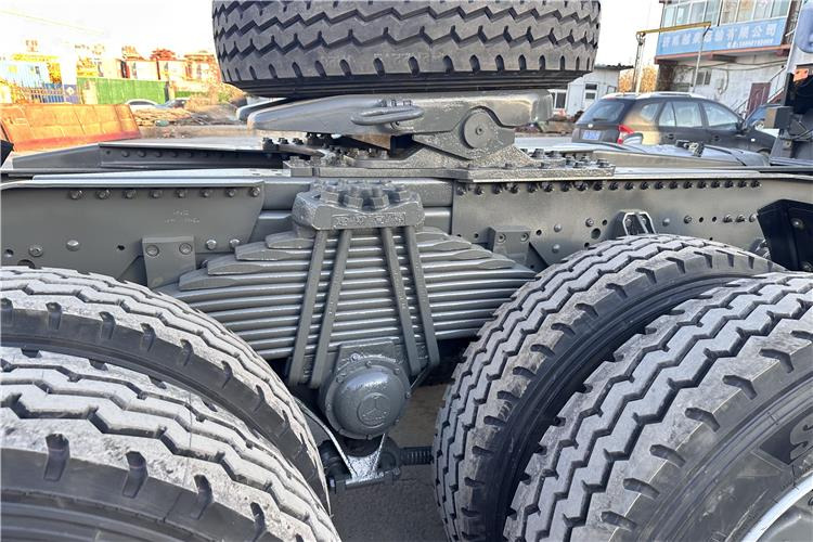 Sinotruk Used Howo 380HP Truck Head with RHD for Sale In Tanzania - Tractor: foto 4 Sinotruk Used Howo 380HP Truck Head with RHD for Sale In Tanzania - Tractor: foto 4