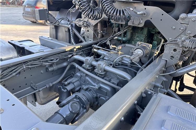 Sinotruk Used Howo 380HP Truck Head with RHD for Sale In Tanzania - Tractor: foto 5 Sinotruk Used Howo 380HP Truck Head with RHD for Sale In Tanzania - Tractor: foto 5