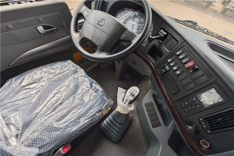 Sinotruk Used Howo 400 HP Truck Head for Sale In Congo - Tractor: foto 2 Sinotruk Used Howo 400 HP Truck Head for Sale In Congo - Tractor: foto 2