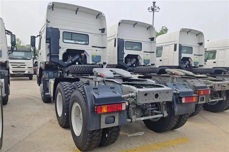 Sinotruk Used Howo Truck 400HP Tractor 6x4 Price for Sale In Tanzania - Tractor: foto 3 Sinotruk Used Howo Truck 400HP Tractor 6x4 Price for Sale In Tanzania - Tractor: foto 3