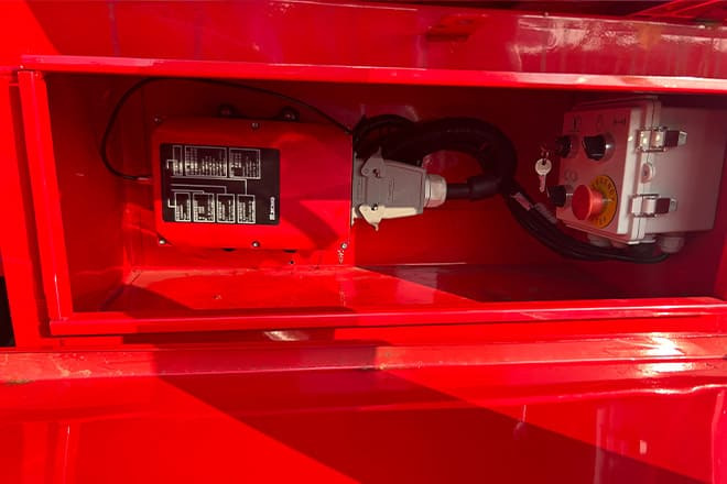 XCMG 20 40Ft Container Side Loader for Sale in Tanzania - Semi-reboque transportador de contêineres/ Caixa móvel: foto 4 XCMG 20 40Ft Container Side Loader for Sale in Tanzania - Semi-reboque transportador de contêineres/ Caixa móvel: foto 4