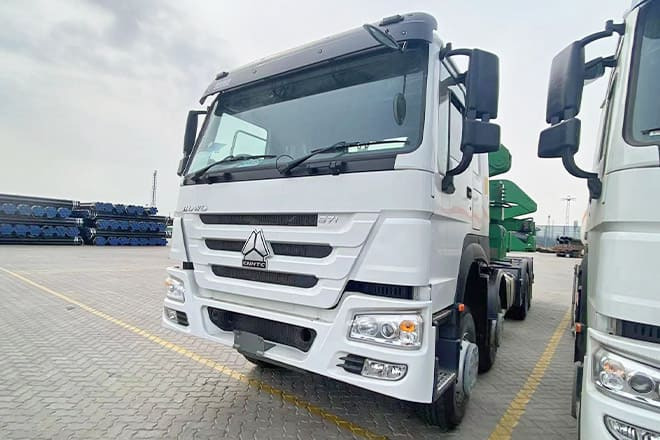 XCMG 20Ft Container Side Loader Truck for Sale in Tanzania - Camião transportador de contêineres/ Caixa móvel: foto 4 XCMG 20Ft Container Side Loader Truck for Sale in Tanzania - Camião transportador de contêineres/ Caixa móvel: foto 4