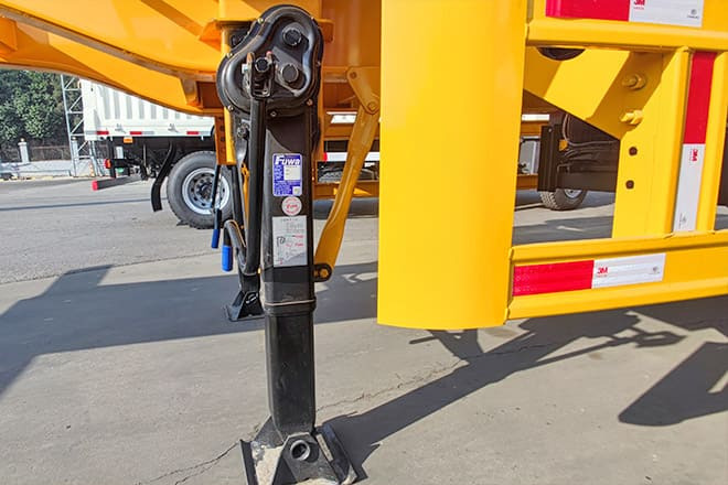 XCMG 40 Ton Sidelifter Container Trailer for Sale in Guyana - Semi-reboque transportador de contêineres/ Caixa móvel: foto 4 XCMG 40 Ton Sidelifter Container Trailer for Sale in Guyana - Semi-reboque transportador de contêineres/ Caixa móvel: foto 4