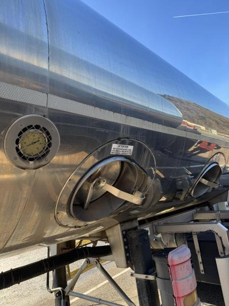 Eta - Semi-reboque cisterna: foto 2 Eta - Semi-reboque cisterna: foto 2