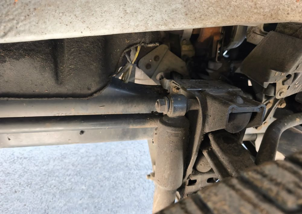 Iveco DAILY 70C18 KONTENER 5,5M obsługa silnika nowy rozrząd - Camião furgão: foto 4 Iveco DAILY 70C18 KONTENER 5,5M obsługa silnika nowy rozrząd - Camião furgão: foto 4