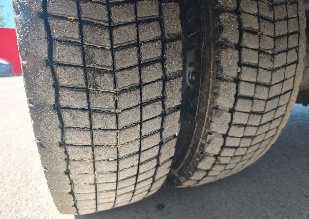 Renault GAMA D 12.210 chłodnia izoterma 14 palet poduszka - Camião frigorífico: foto 3 Renault GAMA D 12.210 chłodnia izoterma 14 palet poduszka - Camião frigorífico: foto 3