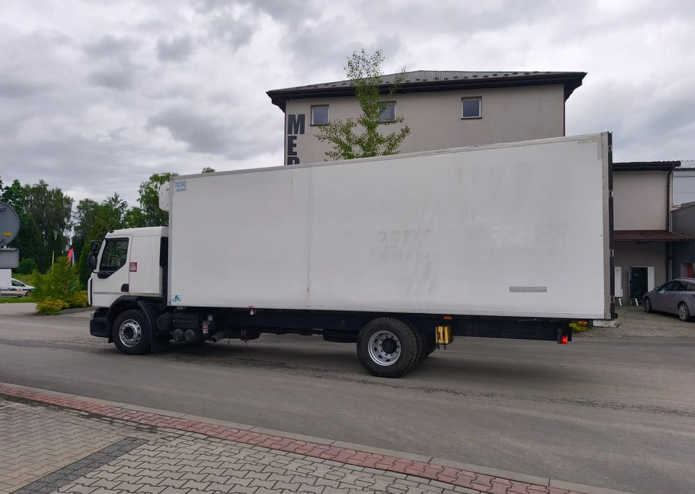 Renault GAMA D 18.320 chłodnia izoterma 18 palet sypialka - Camião frigorífico: foto 4 Renault GAMA D 18.320 chłodnia izoterma 18 palet sypialka - Camião frigorífico: foto 4