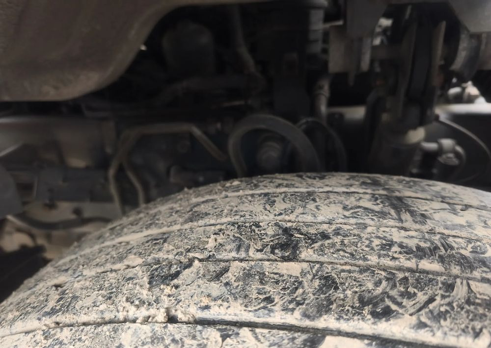 Renault Gama D 18.280 rama do zabudowy poduszka - Camião chassi: foto 4 Renault Gama D 18.280 rama do zabudowy poduszka - Camião chassi: foto 4