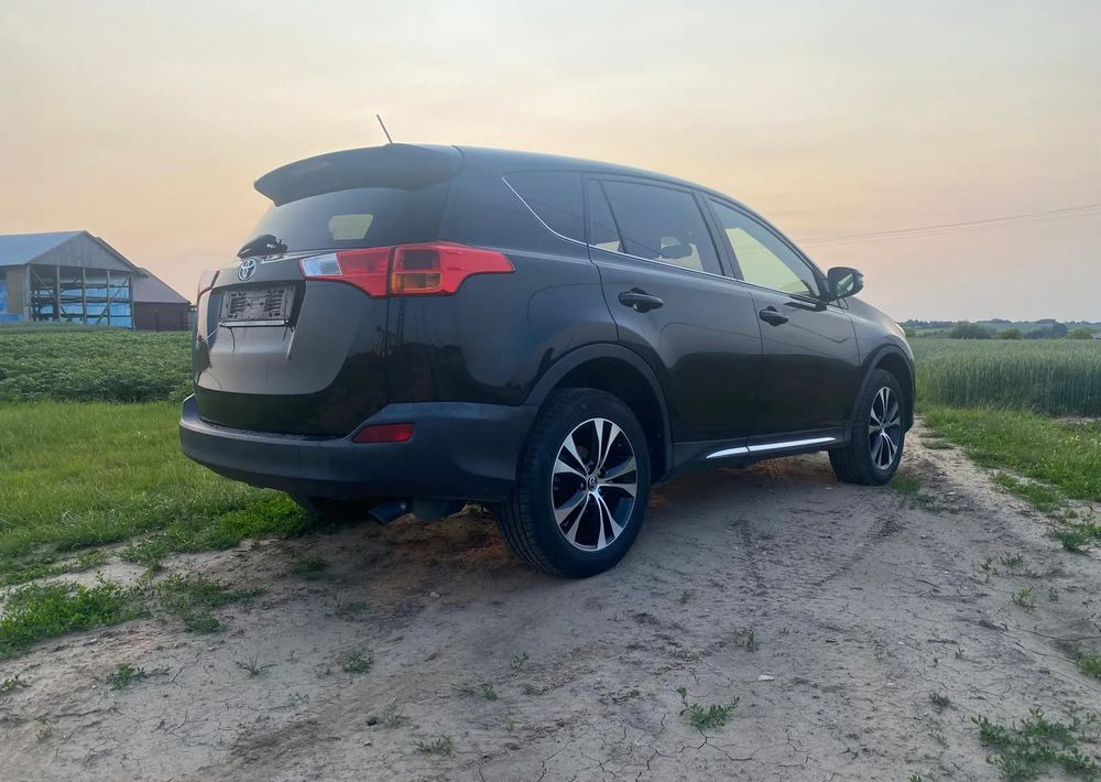 Toyota RAV4 2.0 D-4D 4x4 - SUV: foto 2 Toyota RAV4 2.0 D-4D 4x4 - SUV: foto 2