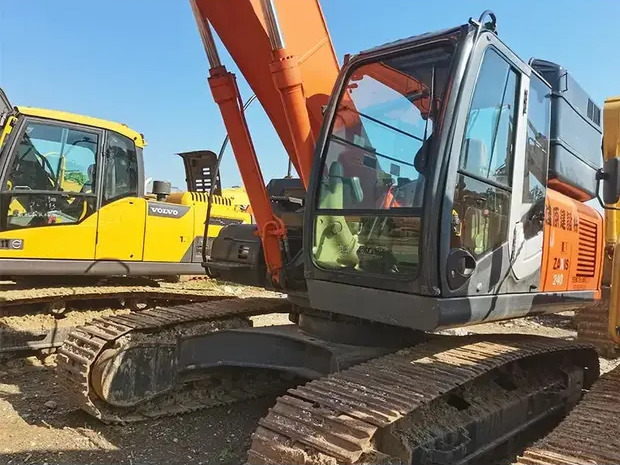 2022 Hitachi ZX240 - Escavadora de rastos: foto 4 2022 Hitachi ZX240 - Escavadora de rastos: foto 4